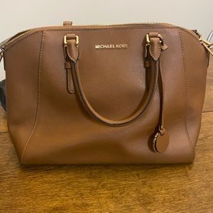 Tan Michael Kors Dome Leather Purse with crossbody